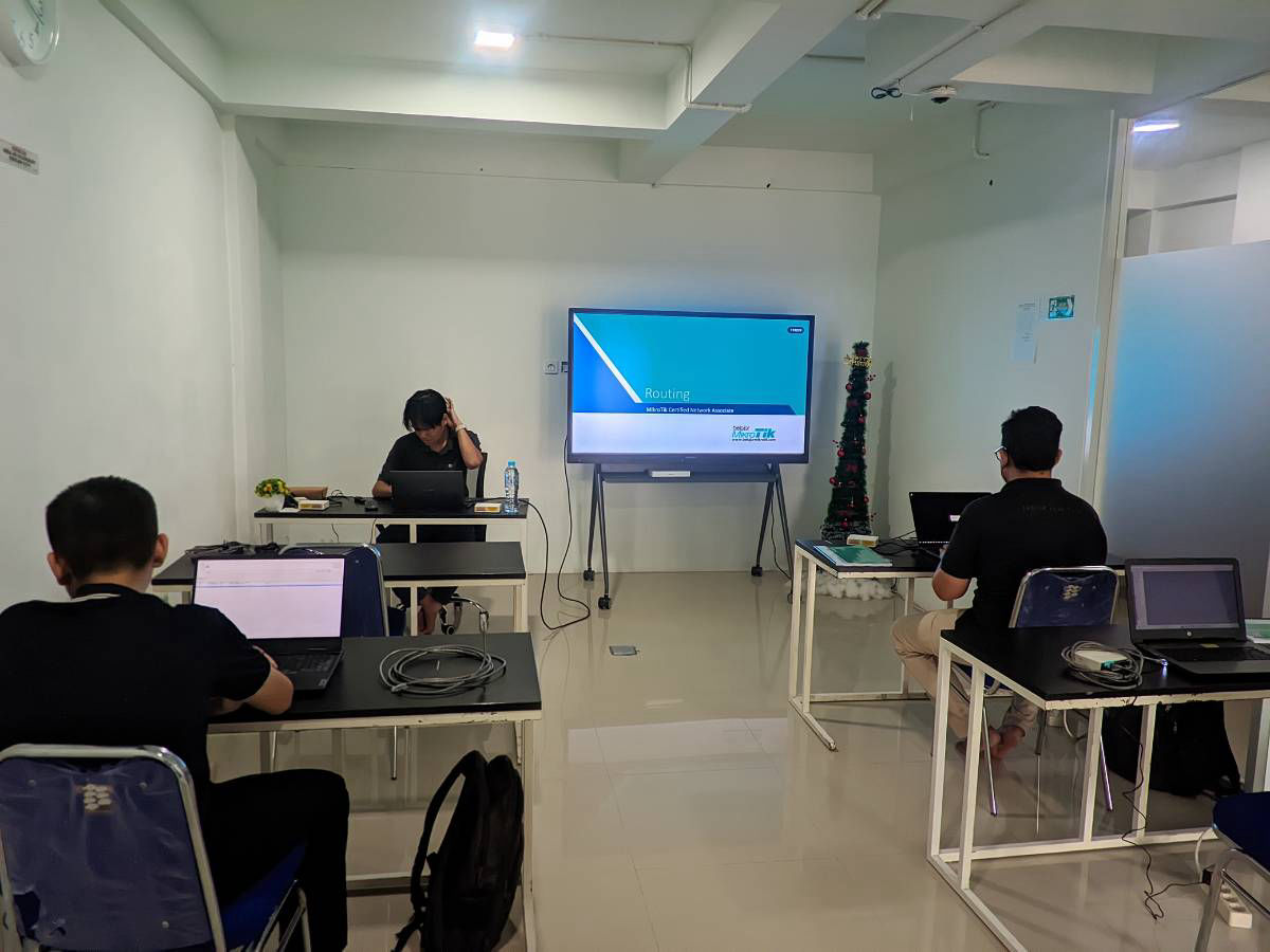 MTCNA | SURABAYA | 17-19 November 2025 - Foto 5